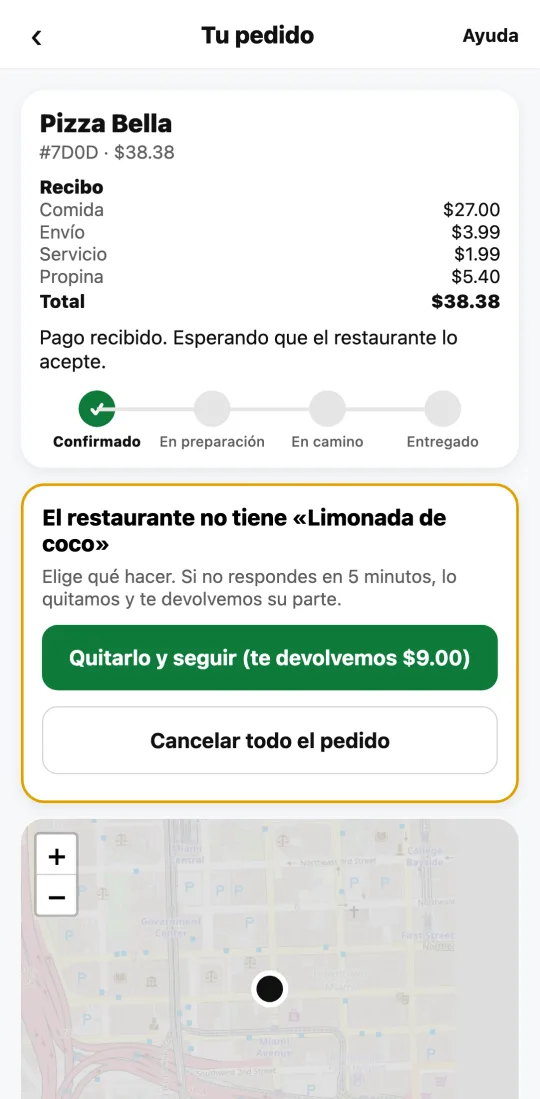 Pedido en la app del cliente con el aviso «El restaurante no tiene Limonada de coco» y los botones «Quitarlo y seguir (te devolvemos $…)» y «Cancelar todo el pedido».