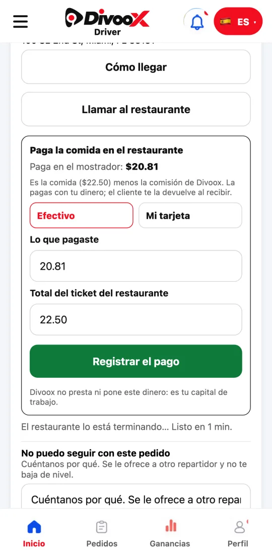 App del repartidor en el restaurante: «Paga la comida en el restaurante» con el monto a pagar en el mostrador, efectivo o mi tarjeta, lo que pagaste, el total del ticket y el botón «Registrar el pago».