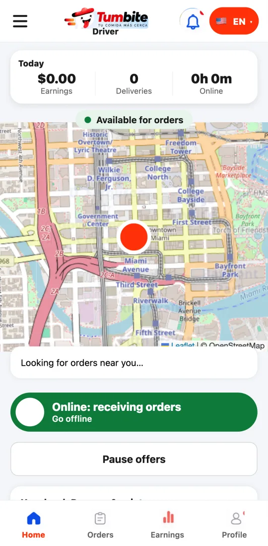 Tumbite driver app online: “Online: receiving orders,” with the level and the balance.