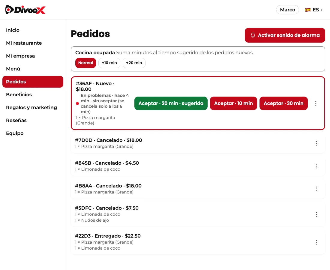 Pedidos del restaurante con un pedido en rojo «En problemas, hace 4 minutos sin aceptar (se cancela solo a los 6 minutos)».